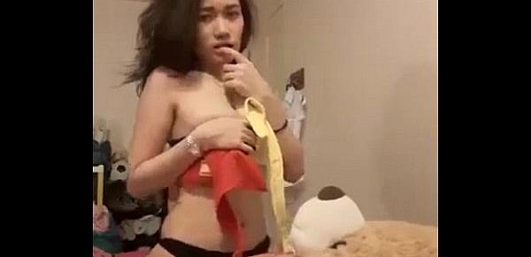  Cute Thai girl on cam